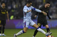 Ronaldo bị chỉ trích tham tiền và thiếu tham vọng 