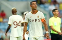 Ronaldo liên tiếp có hành động gây tranh cãi