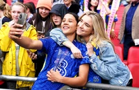 ‘Hot girl’ Sam Kerr trở lại, Úc hứa đánh bại Pháp