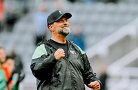 HLV Klopp phản ứng về chiếc thẻ đỏ của Van Dijk và khoảnh khắc siêu đặc biệt