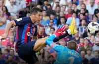 Barca hờ hững, Saudi Arabia ráo riết săn Lewandowski
