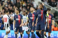PSG thua nhục và bị chỉ trích thậm tệ