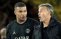 'Mbappe khởi xướng các cuộc ăn chơi trác táng lớn nhất ở Paris'