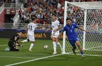 Thái Lan xuất sắc đánh bại đối thủ vừa thắng Việt Nam ở Asian Cup