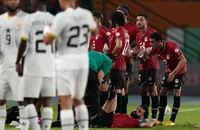 HLV Klopp hoảng hốt với chấn thương của Salah
