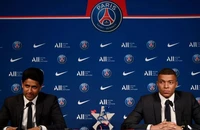 PSG giữ chân Mbappe với bản hợp đồng 5 năm, có giá hơn 1 tỉ euro