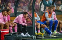 Chính quyền và người hâm mộ Hong Kong nổi giận vì Messi không ra sân