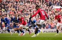Vì sao Bruno nhường Rashford đá quả phạt đền thứ 2 cho Man United?