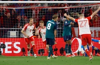 Arsenal thiệt hại nặng nề sau cú sốc ở Champions League