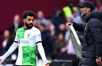 Salah nổi loạn, HLV Klopp bất lực