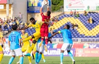 Khánh Hòa và SL Nghệ An trụ hạng V-League để làm gì?