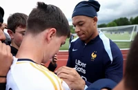Mbappe giảm lương sâu để gia nhập Real Madrid