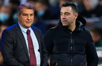 HLV Xavi Hernandez ngậm ngùi ra đi và niềm tin bị đánh cắp của Barca