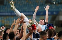 Sau Ronaldo ở sân chơi Euro, Messi phá kỷ lục của chính mình 