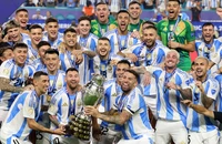 Messi và đồng đội lại bị đưa ra làm chủ đề gây tranh cãi
