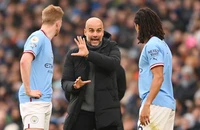 HLV Pep Guardiola cạn hợp đồng với Man City và động thái mới của 'người đặc biệt'