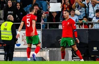 Tài sản quý của tuyển Bồ Đào Nha và bàn thắng thứ 901 của Ronaldo
