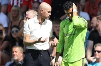 HLV Ten Hag bị ví von là giáo viên tiểu học, không thể quản lý Ronaldo