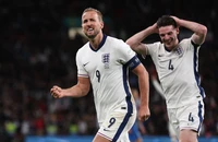Đội trưởng Harry Kane lập cú đúp trong lần thứ 100 khoác áo tuyển Anh