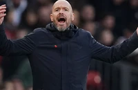 HLV Ten Hag bị cảnh báo mất ghế nếu không thắng Tottenham