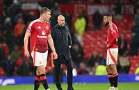 ‘HLV Ten Hag đánh mất mình, nhưng đừng chọn Rooney thay thế’
