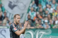 Ngôi sao Harry Kane bị chỉ trích thậm tệ sau cú ngã đau đớn của Bayern