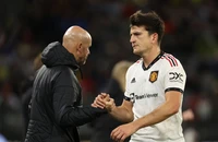 Bị HLV Ten Hag đẩy ra đường, Man United bán trung vệ Maguire với giá rẻ