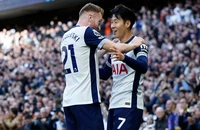 Tottenham thừa thắng xông lên vùi dập Alkmaar