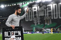 Man City choáng váng trong trận tiễn HLV Ruben Amorim đến Man United