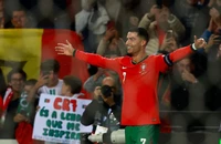 Vùi dập Ba Lan, siêu sao Ronaldo lập kỷ lục đáng kinh ngạc