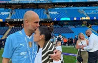 HLV Pep Guardiola có 1 không 2 ở Anh