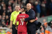HLV Arne Slot nói thẳng về tình trạng của Salah