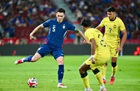 Tuyển Thái Lan thắng áp đảo Singapore
