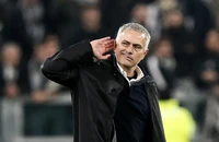 Người hâm mộ lo lắng cho HLV Jose Mourinho có sức khỏe đáng lo ngại 
