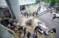 Sốt vé chưa từng thấy ở Singapore, thiệt thòi cho cổ động viên Việt Nam 