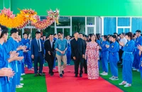 Tài tử Johnny Trí Nguyễn huấn luyện võ thuật, làm phim cho học viên IVS