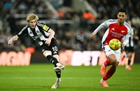 Newcastle 'dằn mặt' Pháo thủ thành London