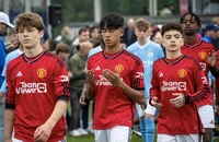 Tài năng trẻ gốc Việt Jariyah Shah gây sốt trong màu áo Man United