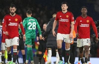 Man United khủng hoảng, Man City mệt mỏi vì Haaland