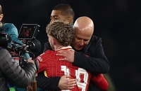 HLV Arne Slot tiết lộ bí mật trong phòng thay đồ giúp Liverpool thắng kỳ diệu PSG