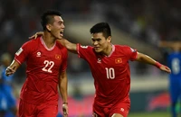 HLV Kim Sang-sik lo hàng công tuyển Việt Nam