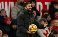 HLV Ruben Amorim sướng và khổ ở Manchester United