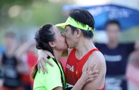 Nụ hôn chiến thắng ở Run To Live 2025