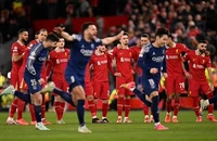 PSG châm lửa đốt cháy thành Anfield