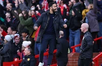 Cổ động viên Manchester United gay gắt phản ứng CLB