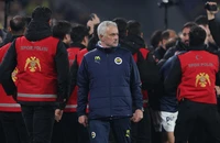 Bị tố cáo tấn công đồng nghiệp, CLB Fenerbahce bênh vực Mourinho