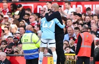 HLV Pep Guardiola giận dữ chỉ trích fans Manchester United