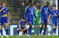 Leicester City lập kỷ lục buồn, mở rộng cửa xuống hạng