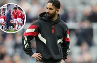 Các chuyên gia lên án toàn đội Manchester United