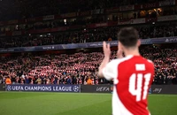 Arsenal tựa lưng vào hiểm địa Emirates ở UEFA Champions League
